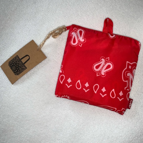 NEW! LEVI’S x Target Red Bandana Nylon Reusable Foldable Tote Bag, NWT! - Picture 5 of 10